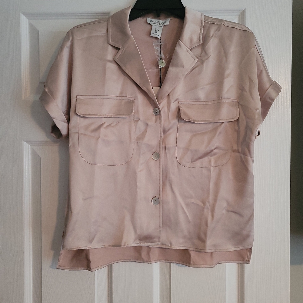 NWT Rachel Zoe Button Down Short Sleeve blouse. Size M